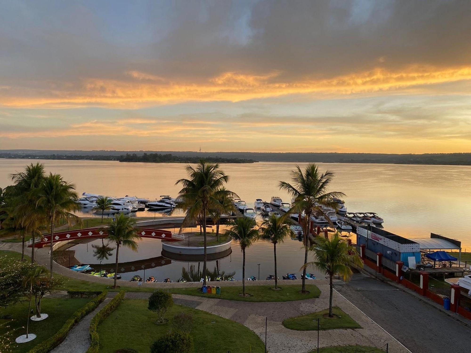 Flat Beira Lago No Centro De Bsb Brasília Zewnętrze zdjęcie